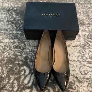 Ann Taylor Pointy Toe Kitten Heel 65MM Size 9
